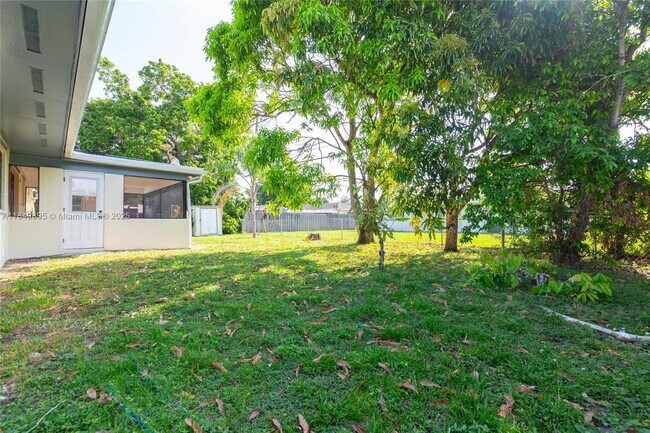 Photo - 16221 SW 102nd Ave