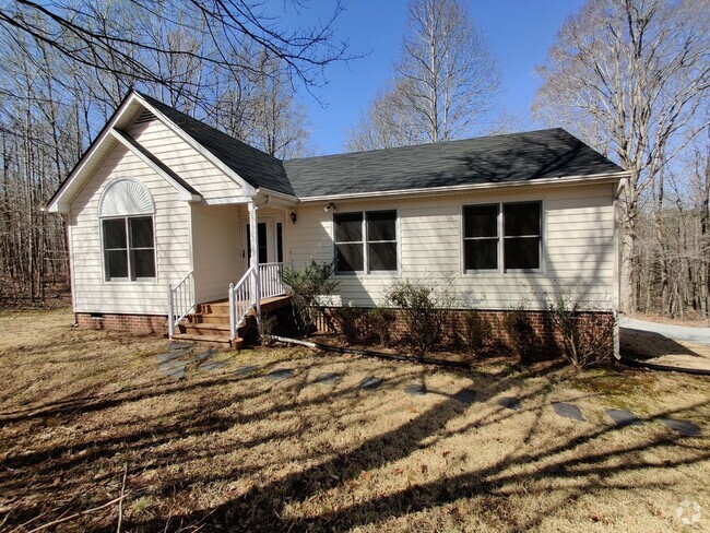 Building Photo - Ranch style home