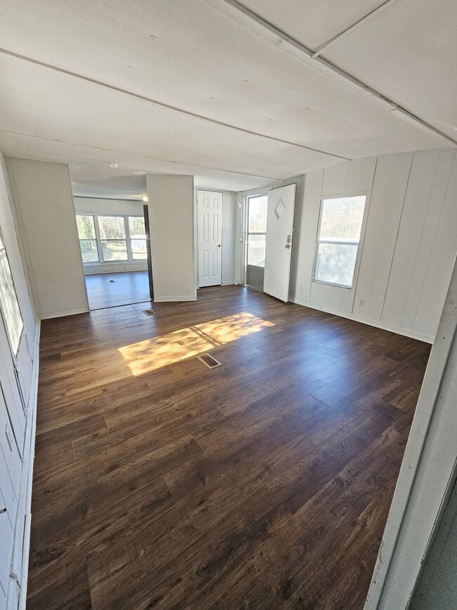 Photo - 412 McElhaney Rd