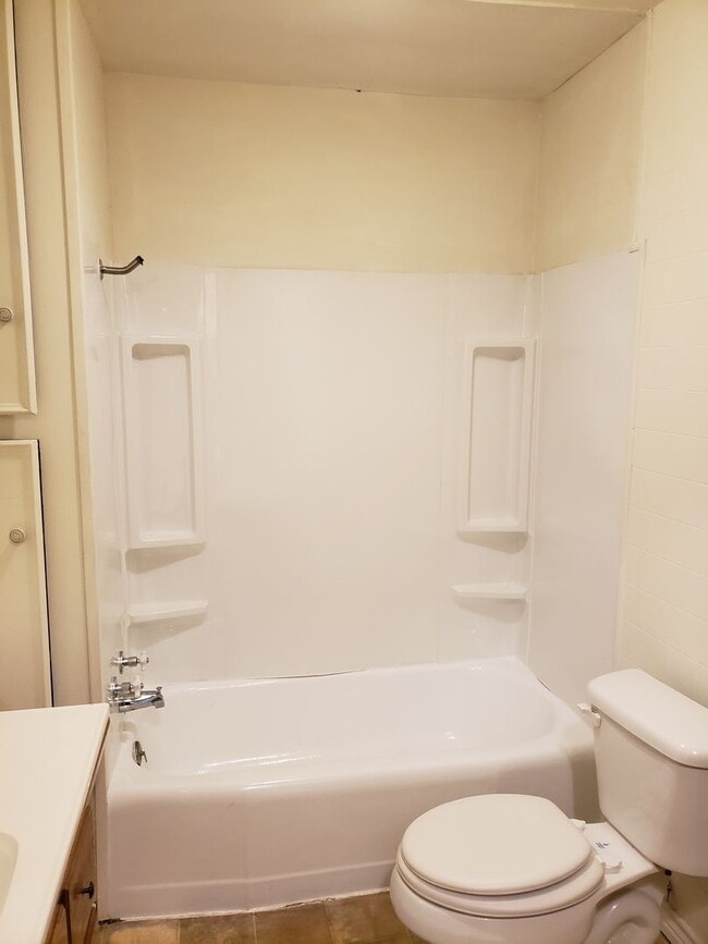 Photo - Mid April Move In