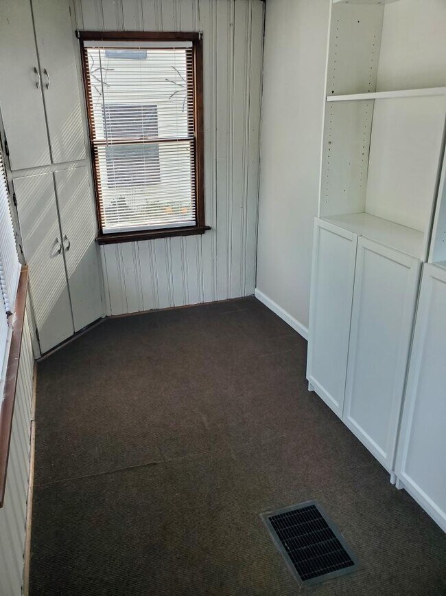 Photo - 813 Division St