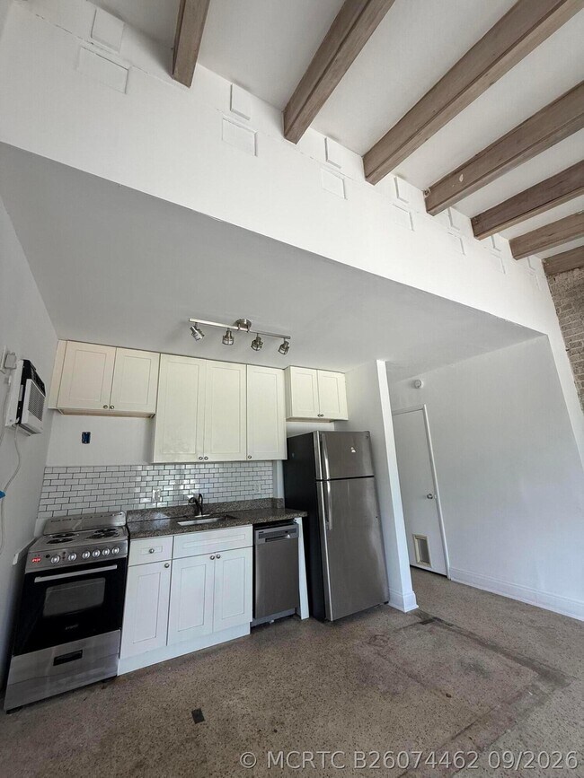 Photo - 902 SE 12th St