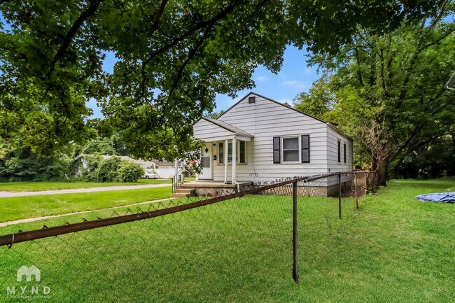 Photo - 665 Malvern Ave