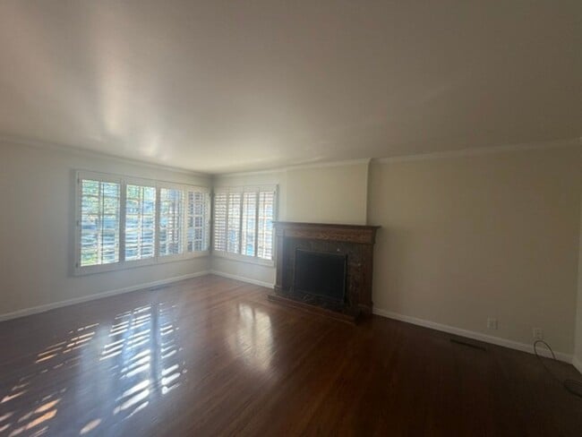 Photo - 1227 Nadina St