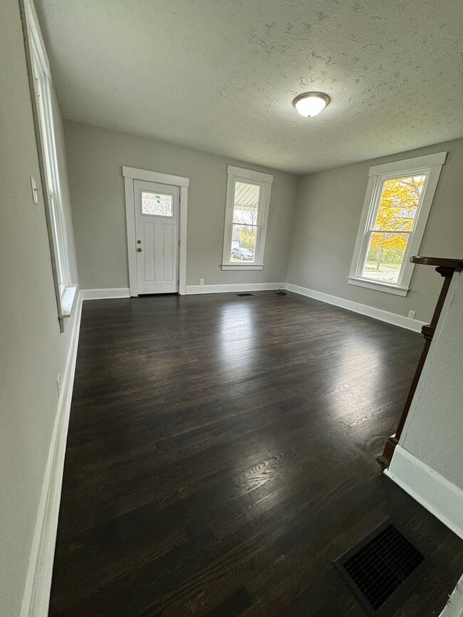 Photo - 2180 University Blvd