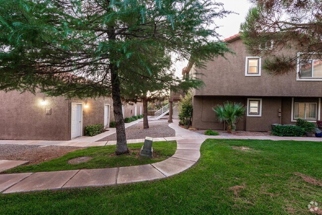 Building Photo - "2-Bedroom Condo Retreat in Saint George -... Unit 12