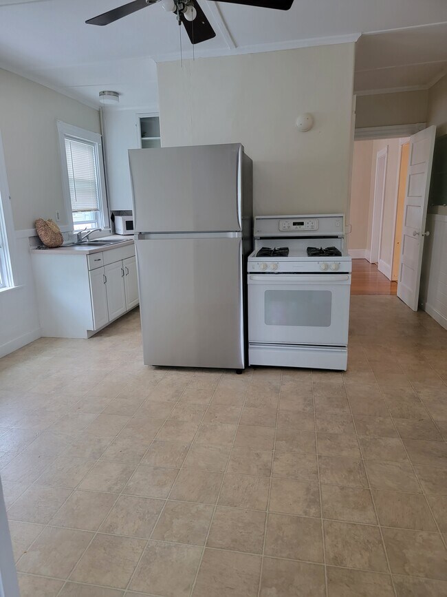 Comer en la cocina - 15 Starkey Ave Unidad Second floor