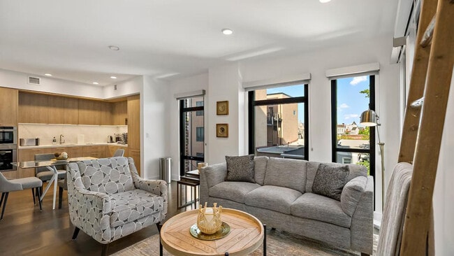 Building Photo - 815 V St NW Unit ID1395397P