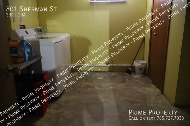 Photo - 801 Sherman St