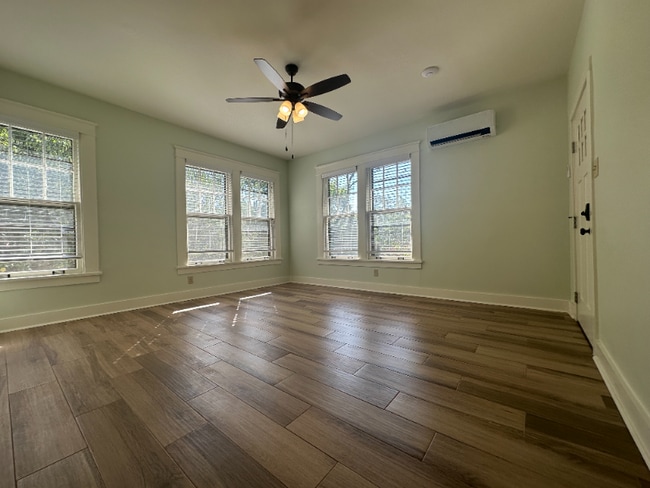 Photo - 515 E 8th St Unidad A