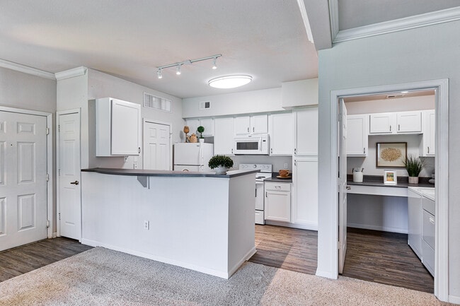 Photo - Eastland Trails Apartments