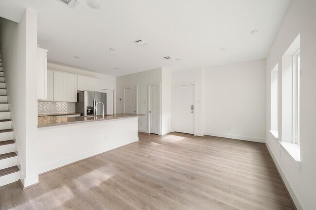 Photo - 833 Paul Quinn St Unit A