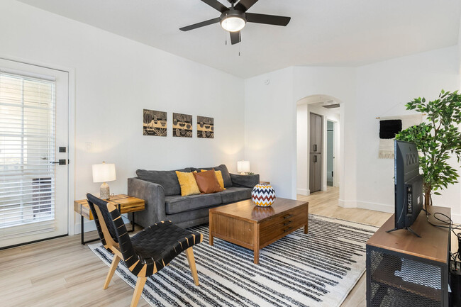 Building Photo - 15608 N 71st St Rental