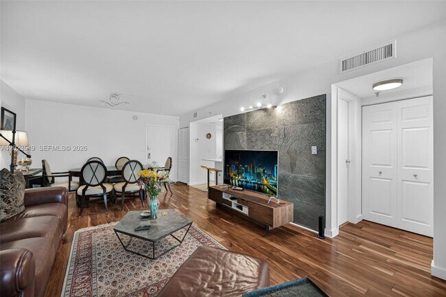 Photo - 2401 Collins Ave Unit 504