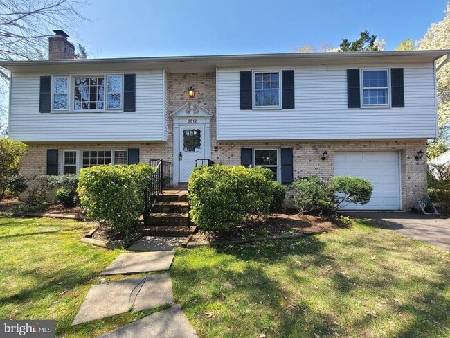 Building Photo - 8812 Danewood Dr Rental