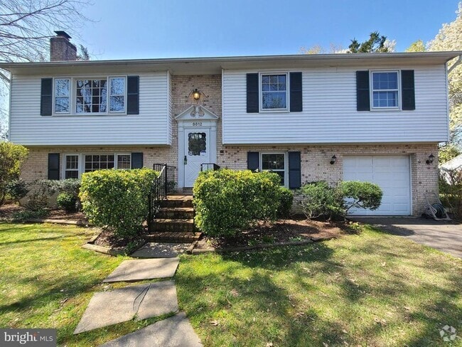 Building Photo - 8812 Danewood Dr Rental