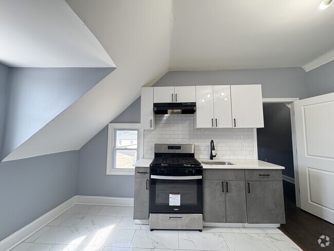 Building Photo - 495 Clinton Ave Unit 3 Rental