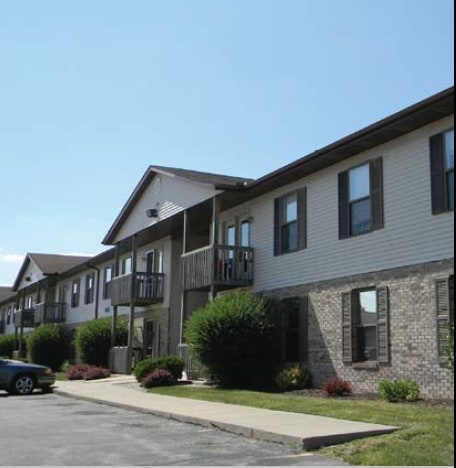 Lida Lake Estates Apartments in Rochelle, IL - Lida Lake Estates Apartments in Rochelle, IL