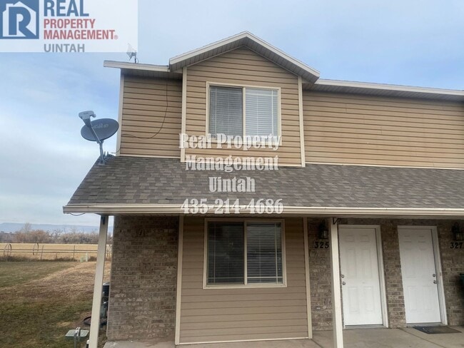 Building Photo - Beautiful Twin Home for Rent!