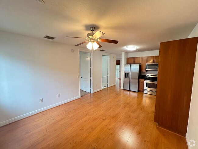 Building Photo - SPACIOUS 1 BEDROOM UNIT IS LOCATED IN THE ... Rental