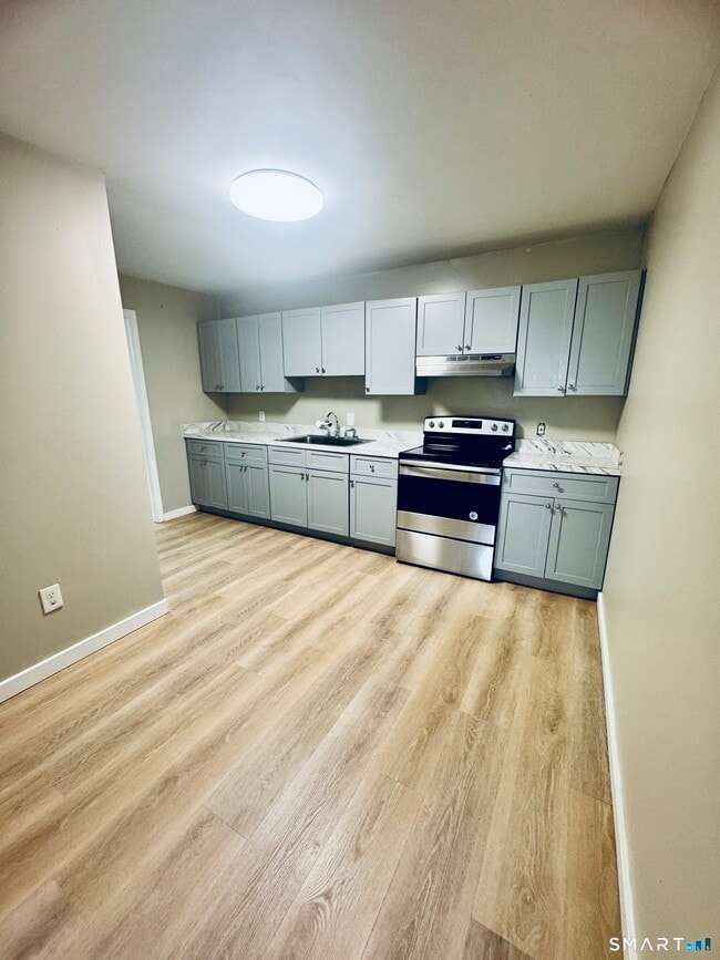 Photo - 124 Meriden Rd