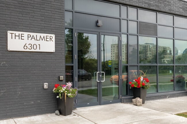 Entrée - The Palmer Residences