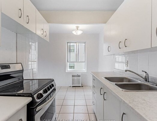 Photo - 156 Kingston Rd