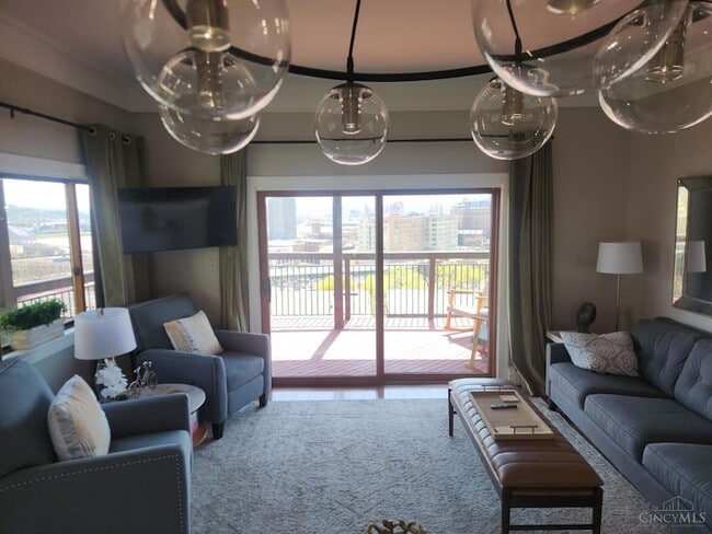 Photo - 399 Oregon St