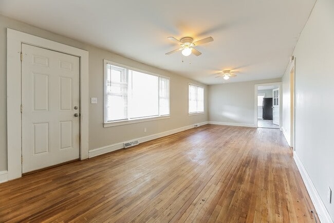 Photo - 412 Hood Rd