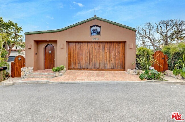 Photo - 3916 Rambla Orienta