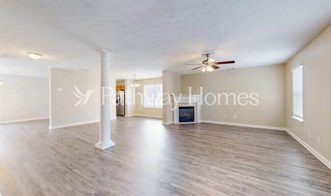 Photo - 808 Winsap Dr