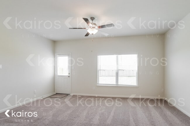 Photo - 10730 Hillside Creek Dr