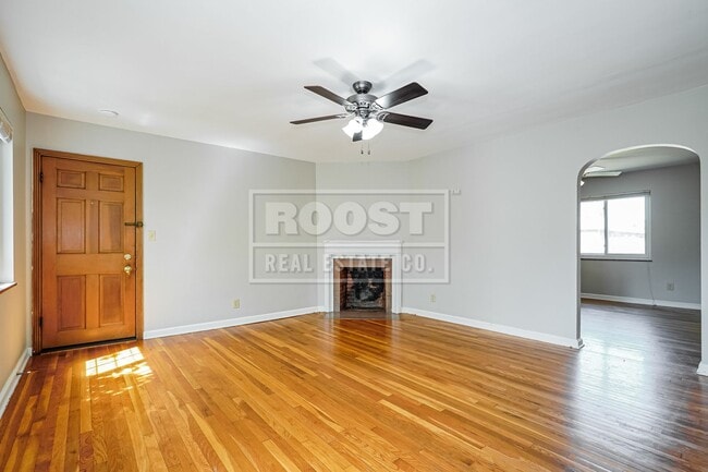 Photo - 2010 Elmwood Ave Unidad C