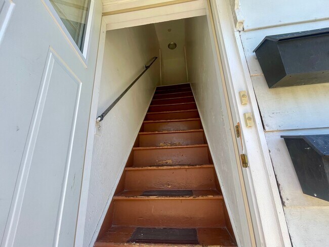2700 Edgmont Ave Unit B