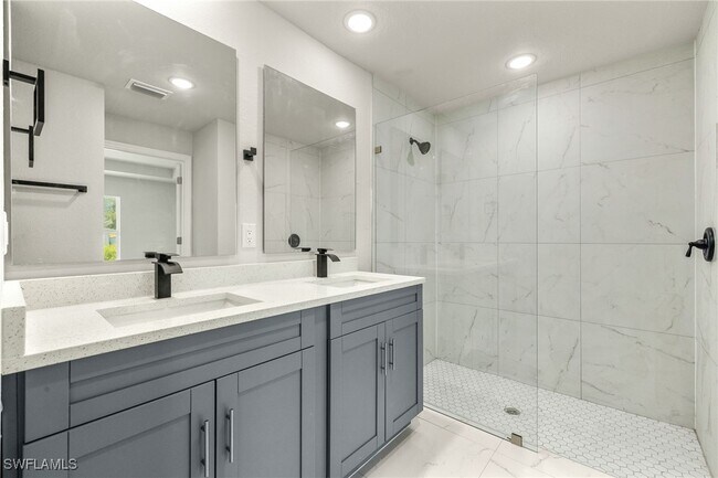 Photo - 917 Hepburn Ave