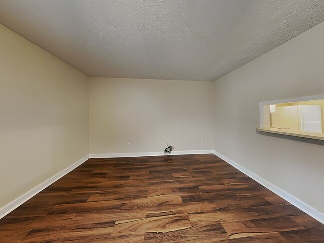 Photo - 424 Charleston Ln