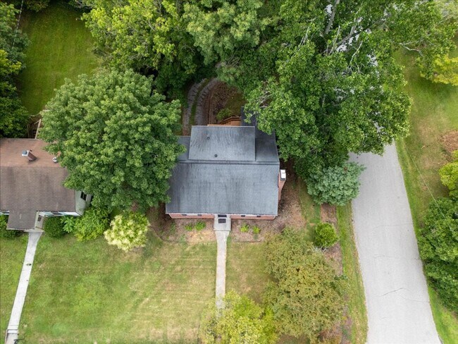 Photo - 1100 Kentwood Dr