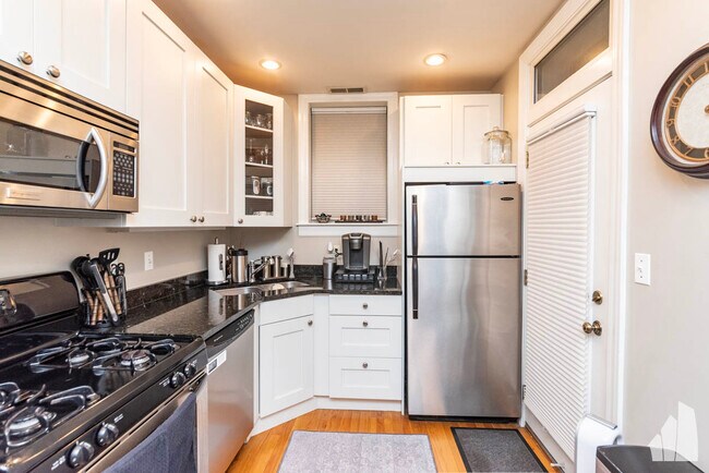 Photo - 1262 W Winona St Unit 1B