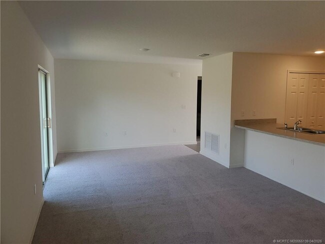 Photo - 611 SW McComb Ave