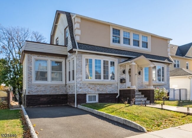 Photo - 10 Trinity Pl