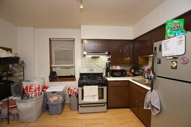 Photo - 1475 W Erie St Unidad J09P