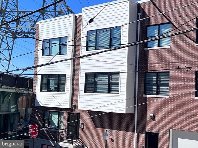 Building Photo - 114 Cotton St Unit 2B