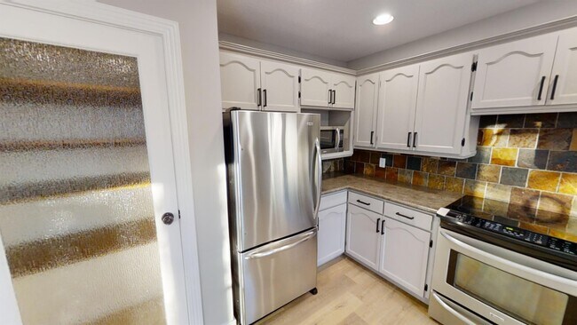 Photo - 9533-9563 63 Ave