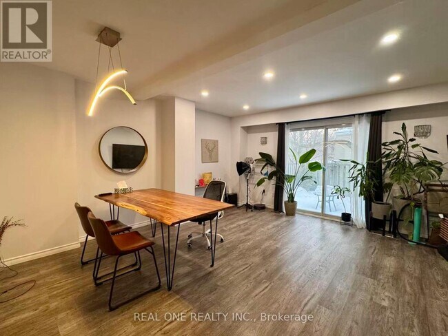 Photo - 400 Mississauga Vly Blvd