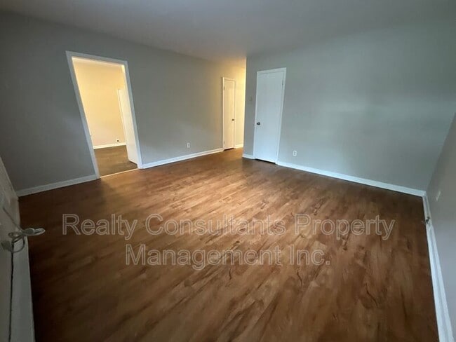 Photo - 1001 S Josephine Boyd St