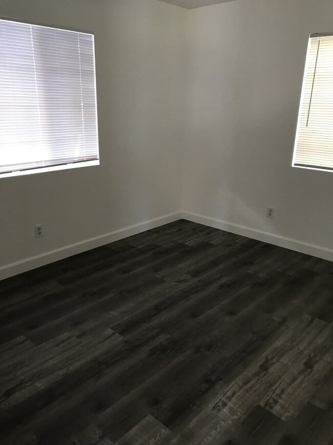 Photo - 297-299 Claremont Unit 299