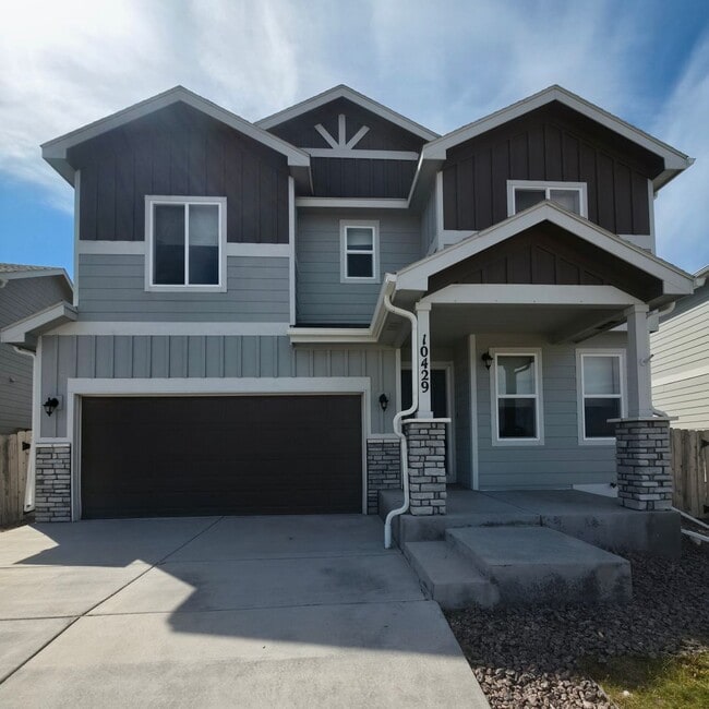 Building Photo - Spacious 4-Bedroom Home with Modern Finishes in Lorson Ranch