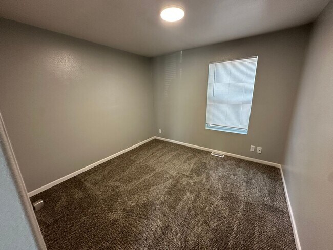 Photo - Aubrey Medows Unit C