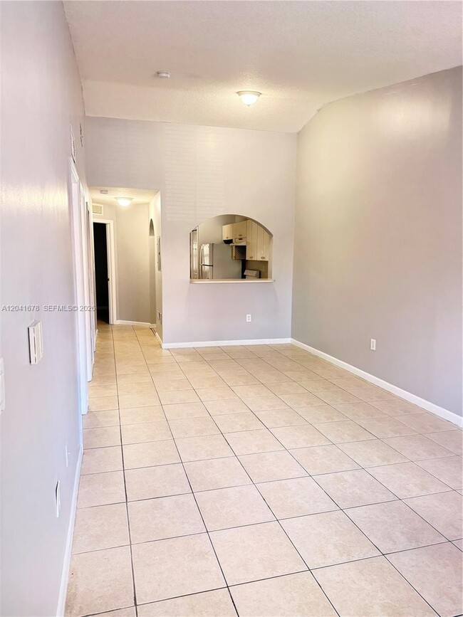 Photo - 2930 SE 12th Rd Unidad 205-31