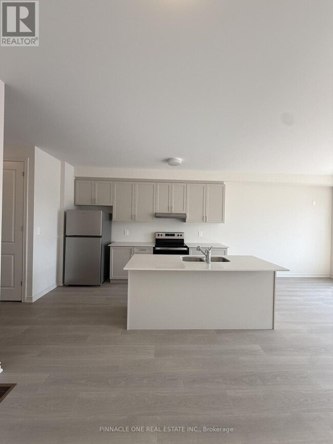 Photo - 214 Stinson Cres